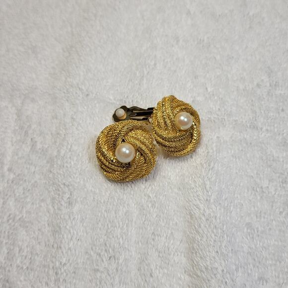 Gold Rope Knot Clip-On Earrings with Pearl Center - Picture 5 of 8